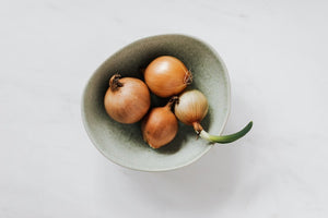 Onion Juice for Hair: Benefits, How to Use, and Side Effects