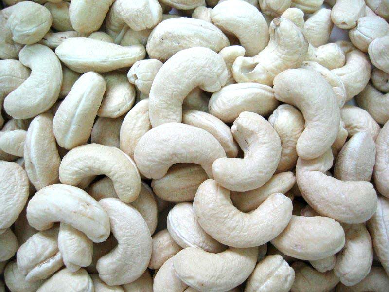 Buy Cashew Medium Plain (Kaju) by Quetta Dry Fruits at best prices in Pakistan